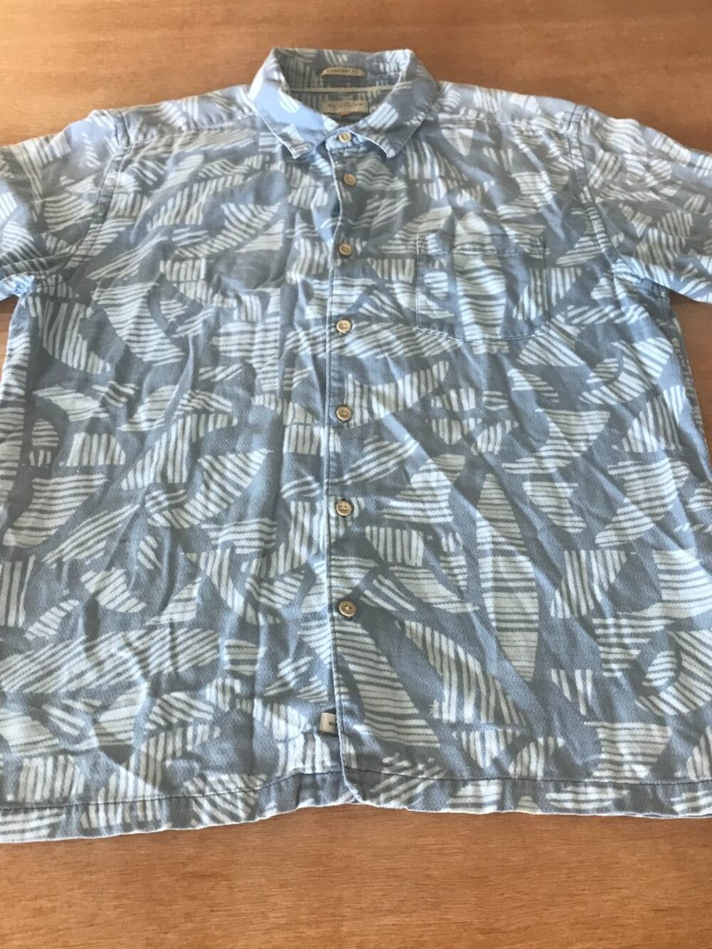 Quicksilver Waterman Comfort Fit Shirt Men L Gray Geometric Button Up Pocket